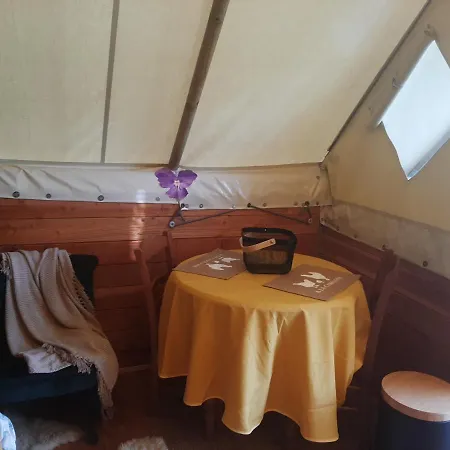 Tente Trappeur Lüks kamp alanı Le Bouchet (Cantal)